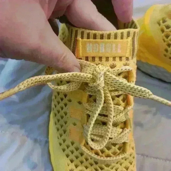 Nobull Size M 8 W 9.5. Color Lemon Drop - Picture 4 of 15